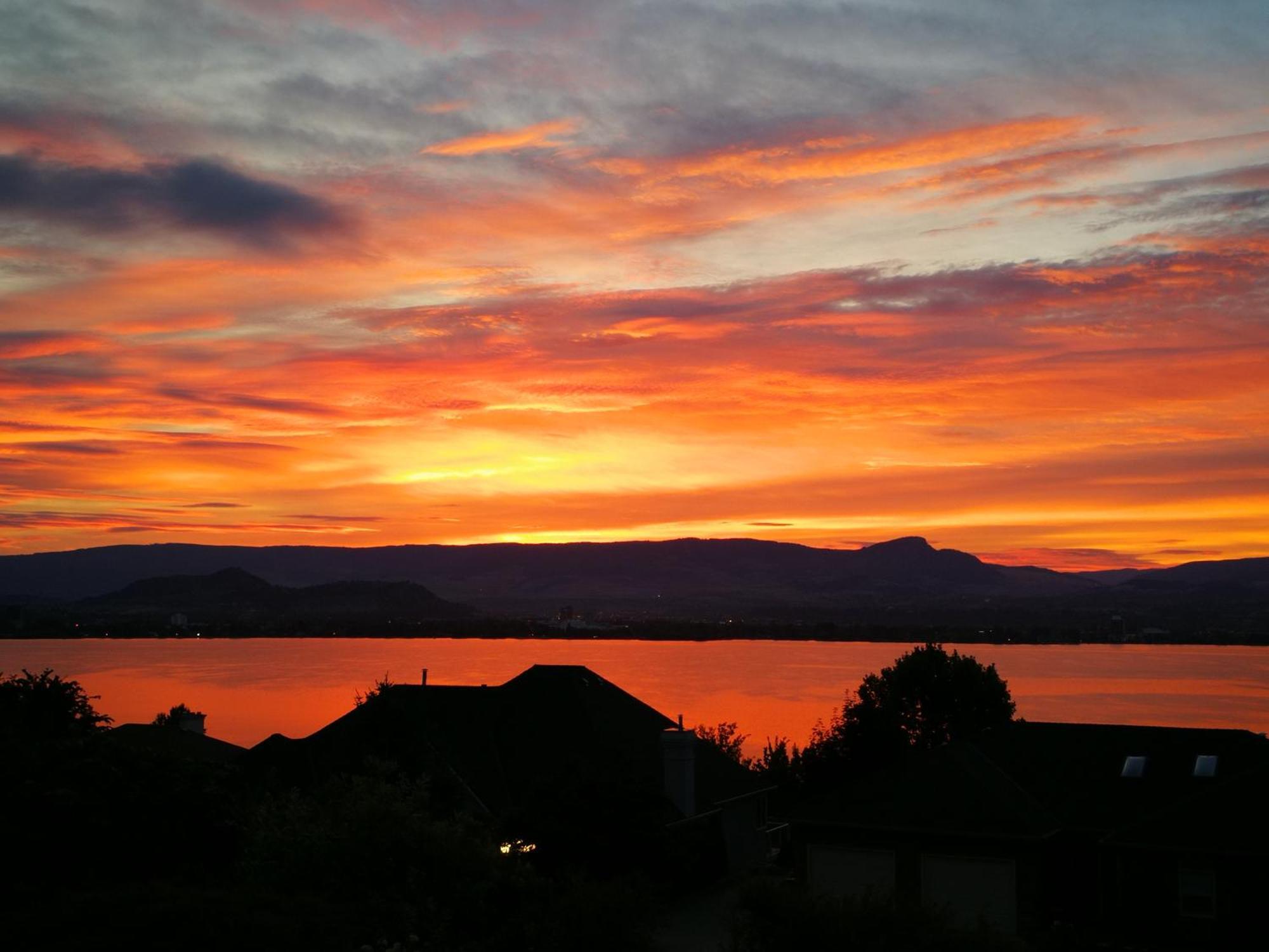 Casa Grande Lakeview House Apartment West Kelowna Room photo