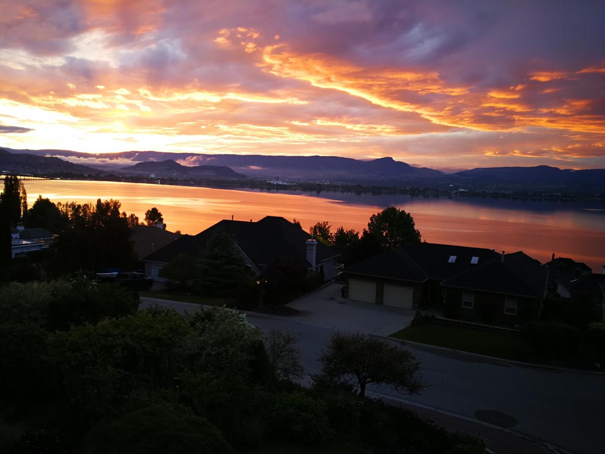 Casa Grande Lakeview House Apartment West Kelowna Room photo