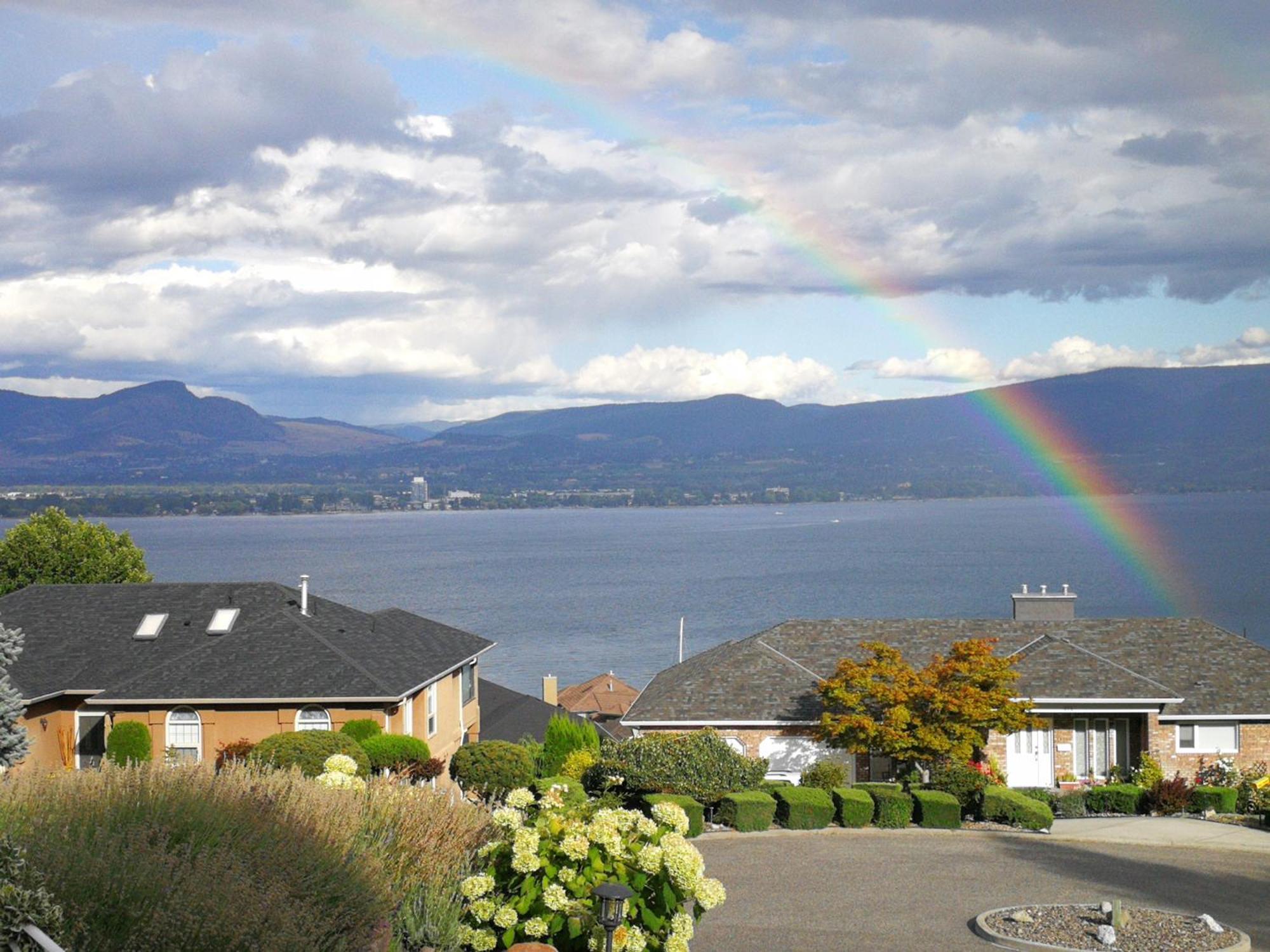 Casa Grande Lakeview House Apartment West Kelowna Room photo